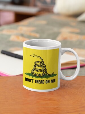 Don't tread on me. - Coffee Mug. Coffee Tea Cup Funny Words Novelty Gift Present White Ceramic Mug for Christmas Thanksgiving - image4